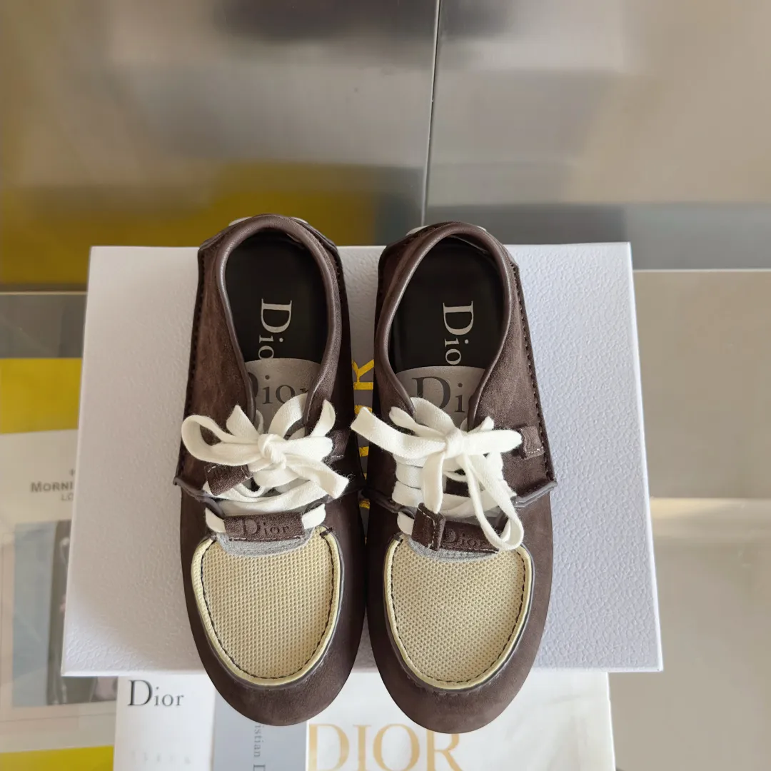 Men's shoes 💰640 Top version: Couple's Dior Roadie Series Catwalk Couple's Handmade Casual Sports Shoes Delivery Counter Exquisite Packaging🛍📦 ▪️Fabric: Original custom imported first-layer cowhide ▪️Inner lining: Original custom leather lining ▪️Sole: Original molded anti-slip rubber material ▪️Sole thickness: 2CM ▪️Size: Women's 35-40 / Men's 39-45